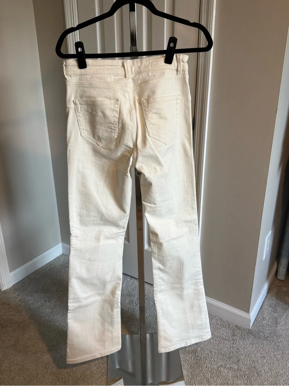 Zara Straight Leg Jeans in Cream